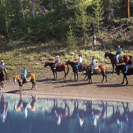 Parade Rest Ranch Hotel West Yellowstone Exterior foto